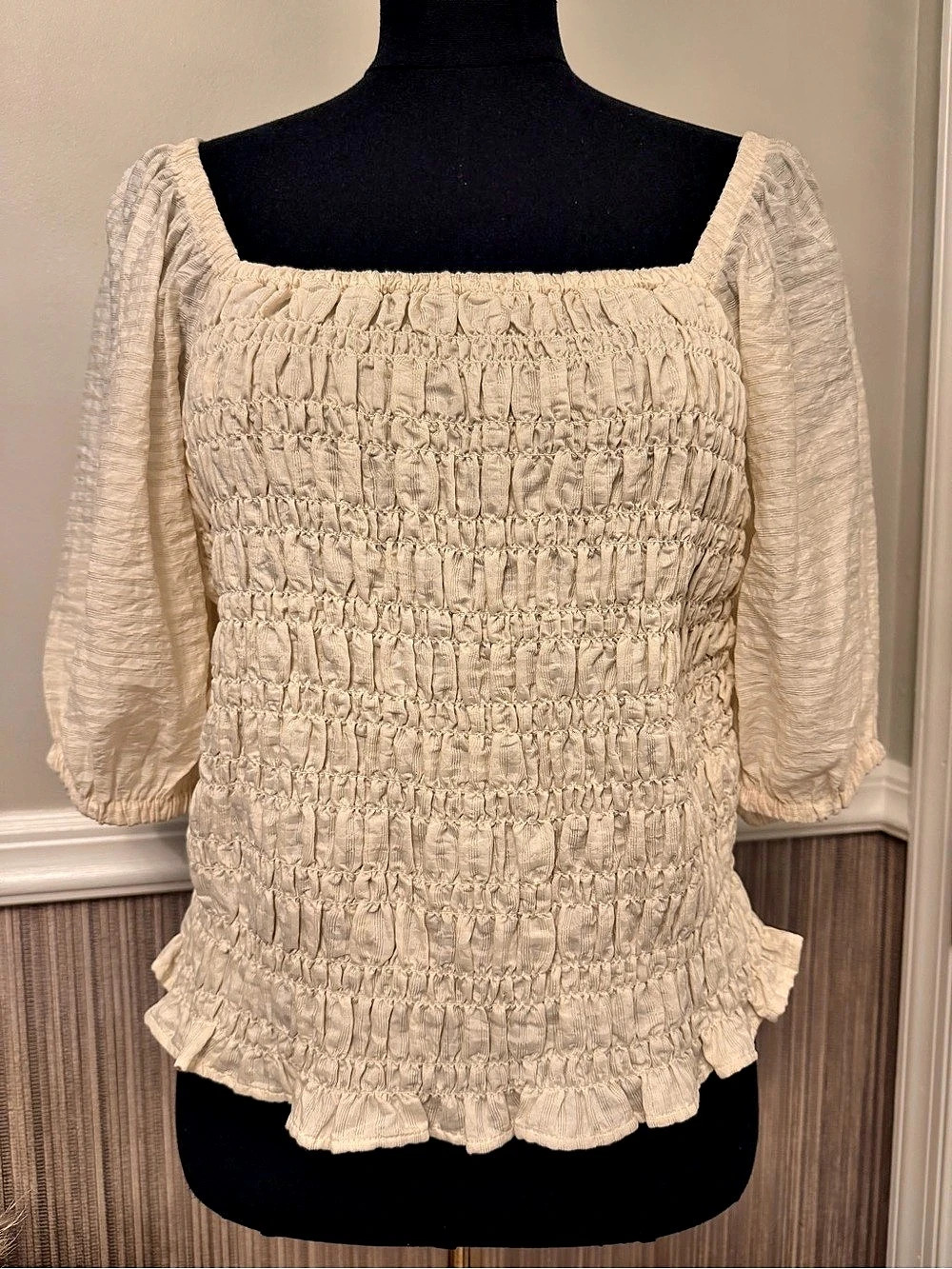NWT Old Navy Smocked Puff Sleeve Top Medium Cream Square Neck